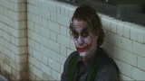《蝙蝠侠》：小丑嘲讽警察，警察大怒！