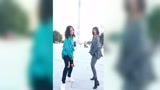 最近这个视频火了，美女姐妹花街头跳嘻哈舞，网友：帅气