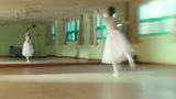 丑女练习芭蕾舞，却遭到了同学的嘲笑！