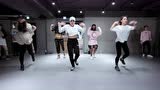 韩国工作室 舞蹈教学视频，动感音乐编舞老师整齐的街舞