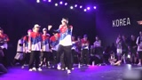 韩国队震感机械舞表演，教你一个动作引燃全场氛围