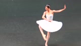 她被称为芭蕾舞界的“标杆”，连续30个立足尖跳