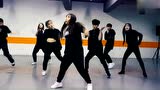 女生帅气街舞：BTS《IDOL》帅气舞蹈翻跳，超帅气