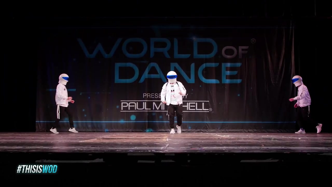 【机械男孩 哈哈】-Elektro Botz   FrontRow   World of Dance Orlando 2017